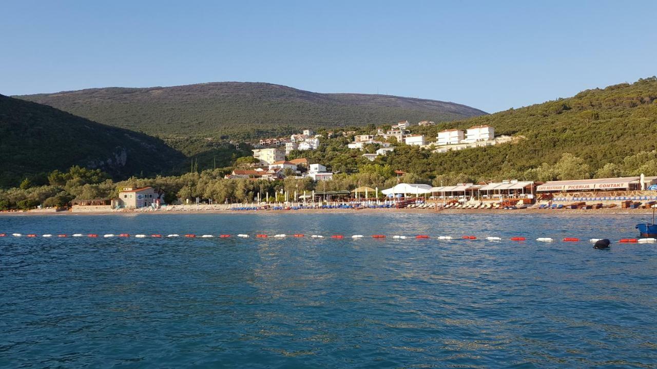 Apartmani Lazarevic Luštica Dış mekan fotoğraf